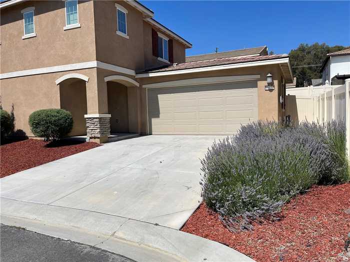 photo 2: 10477 Peregrine Place, Moreno Valley CA 92557