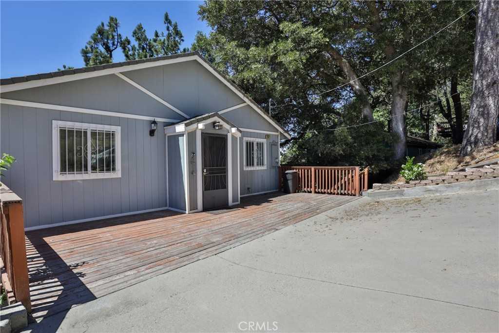 photo 2: 23377 Crestview Lane, Crestline CA 92325