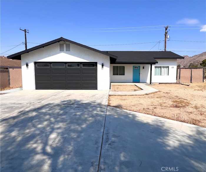 photo 2: 61951 Grand View Circle, Joshua Tree CA 92252