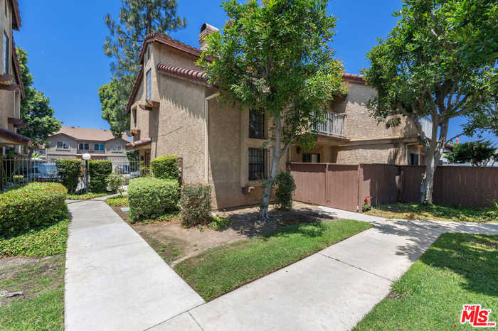 photo 2: 5930 Malabar Street, Huntington Park CA 90255