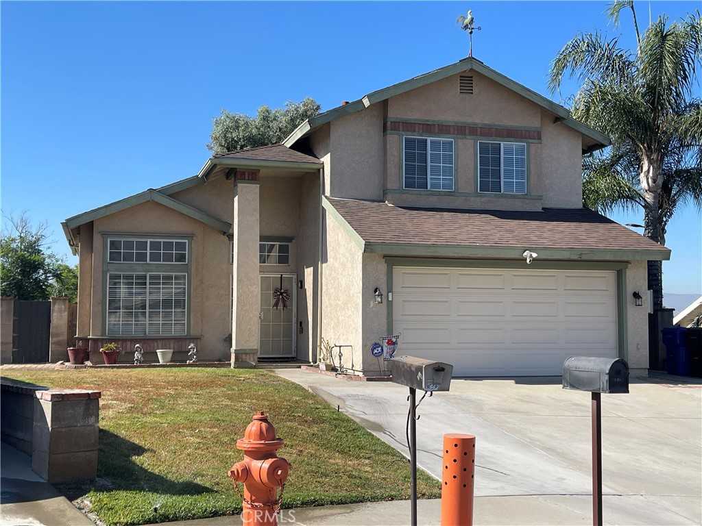 photo 2: 28547 Merridy Avenue, Highland CA 92346