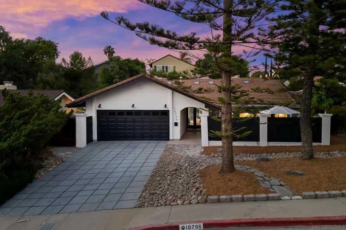 photo 2: 10796 Brookview Ln, San Diego CA 92131