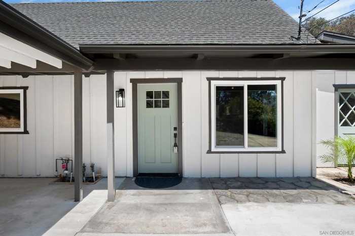 photo 2: 11802 Hi Ridge Rd, Lakeside CA 92040