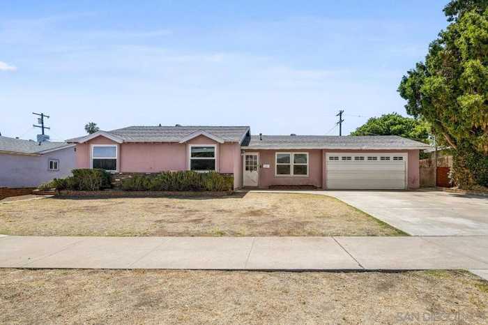 photo 1: 582 Macon St, El Cajon CA 92019