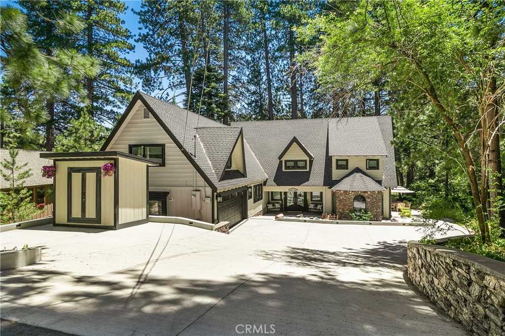 photo 3: 157 Brentwood Drive, Lake Arrowhead CA 92352