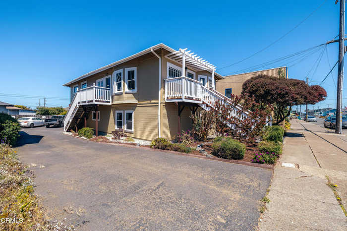 photo 2: 711 N Main Street, Fort Bragg CA 95437