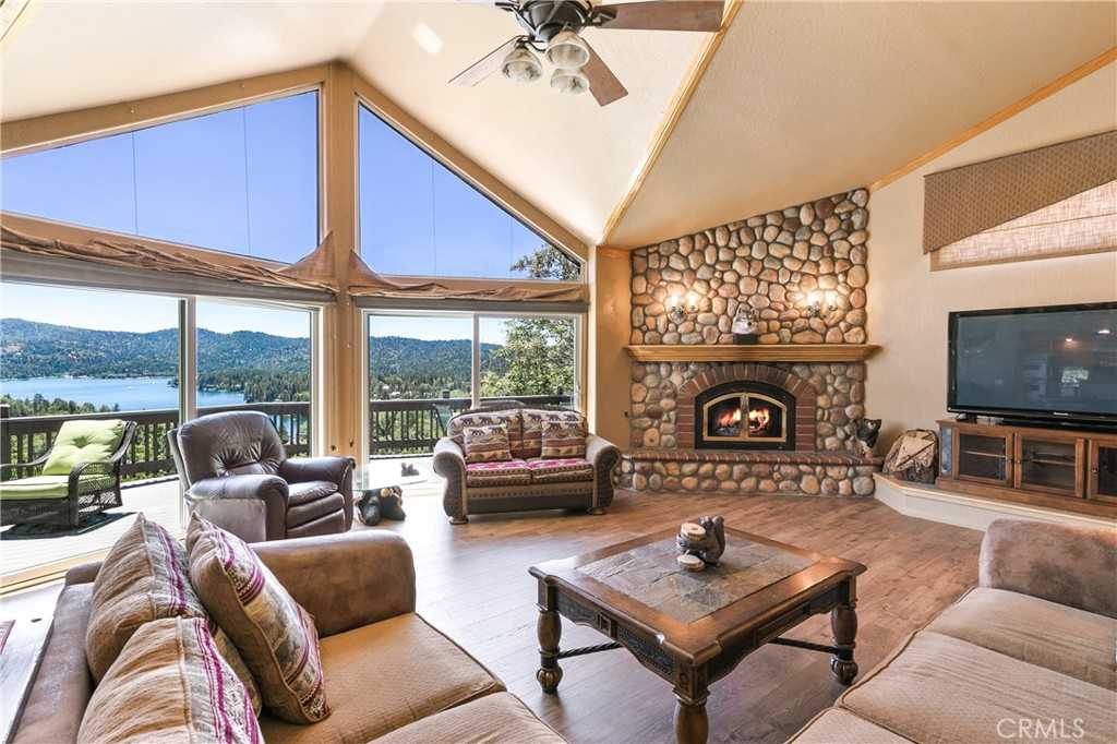 photo 3: 1161 Nadelhorn Drive, Lake Arrowhead CA 92352