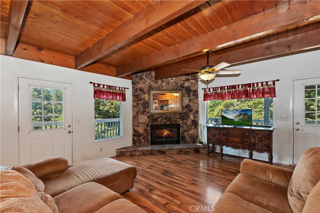 photo 3: 456 Wylerhorn Drive, Crestline CA 92325