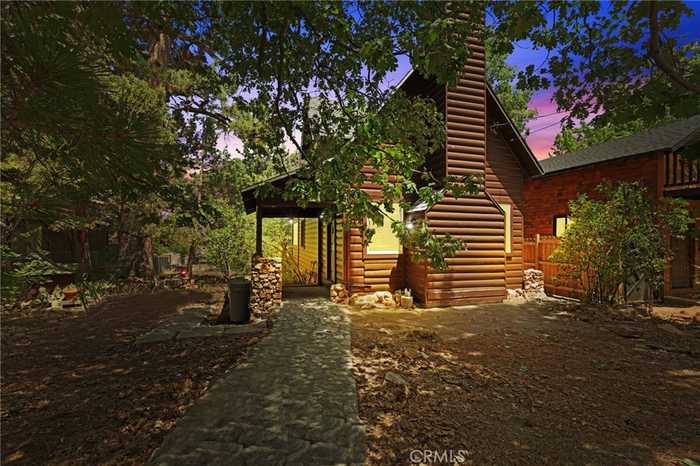 photo 1: 543 Holmes Lane, Sugarloaf CA 92386