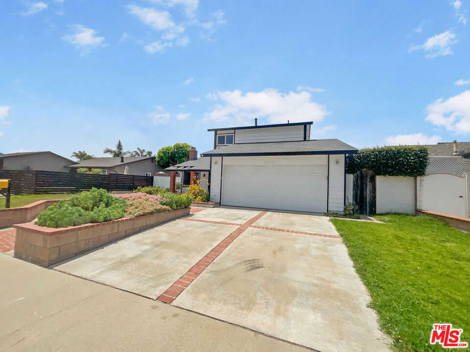 photo 1: 20821 Lancelot Lane, Huntington Beach CA 92646