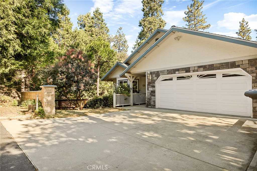 photo 3: 24220 Horst Drive, Crestline CA 92325