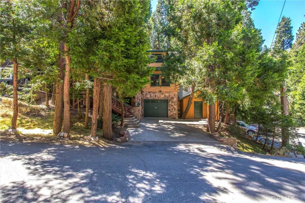 photo 3: 24882 Felsen Drive, Crestline CA 92325