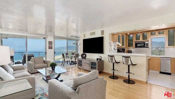 photo 2: 201 Ocean Avenue, Santa Monica CA 90402