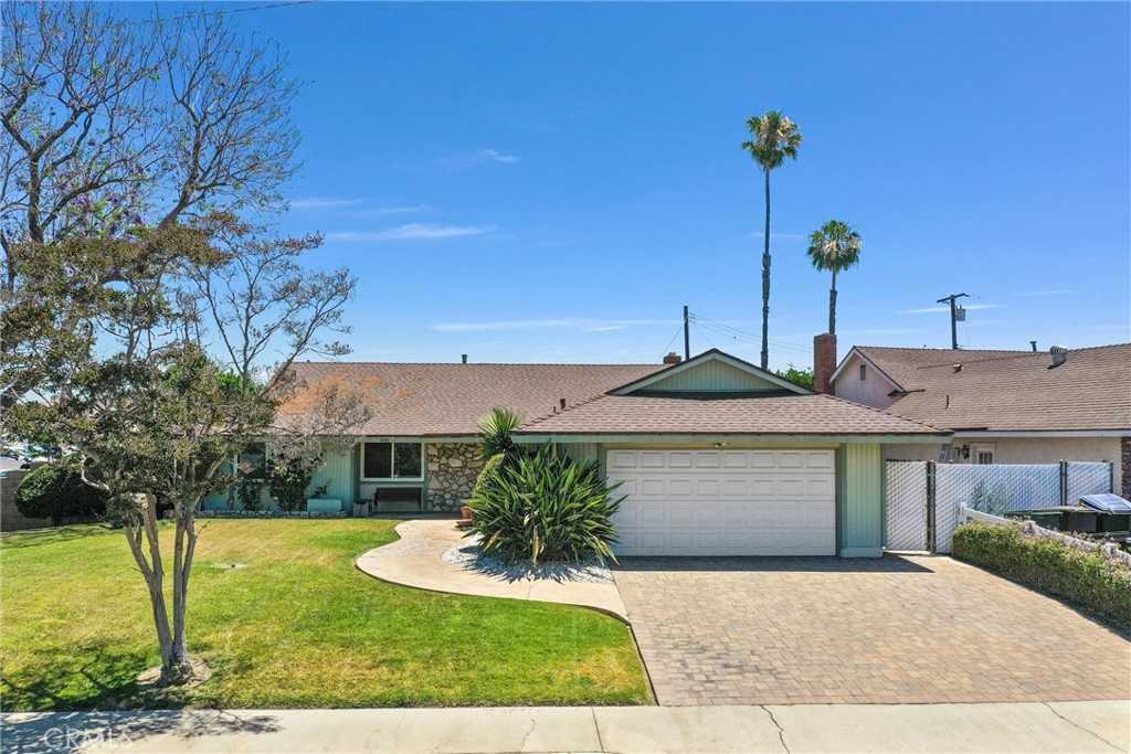 photo 1: 4381 Milan Court, Riverside CA 92505