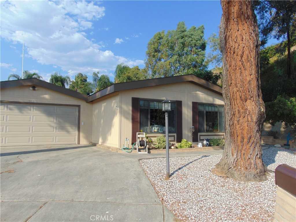 photo 1: 9518 Crestknoll Drive, Calimesa CA 92320