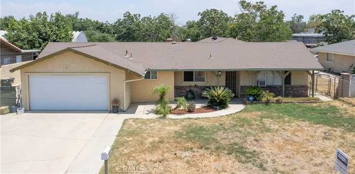 photo 1: 5538 Ridgeview Avenue, Jurupa Valley CA 91752