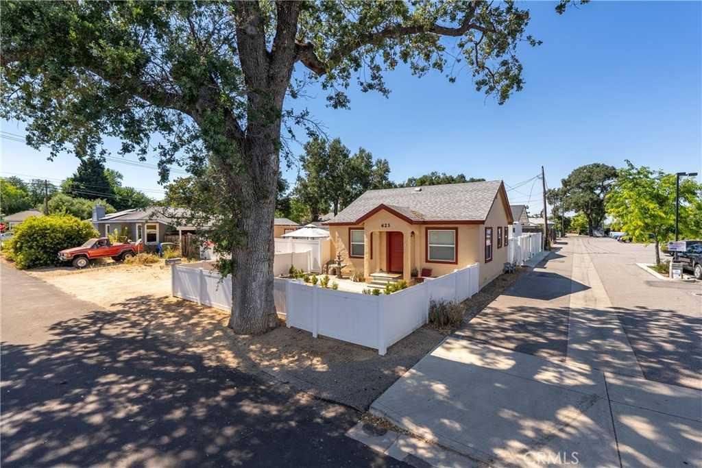 photo 1: 623 2nd Street, Paso Robles CA 93446