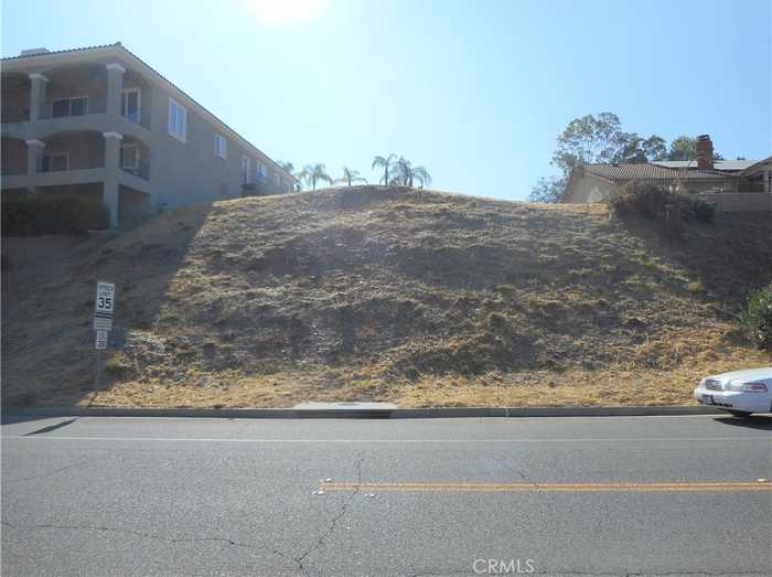 photo 1: 599 LONG HORN Drive, Canyon Lake CA 92587