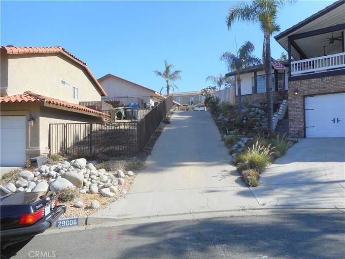 photo 2: 599 LONG HORN Drive, Canyon Lake CA 92587