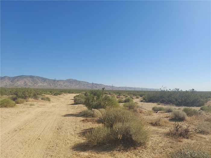 photo 4: Koch St #2, Mojave CA 93501