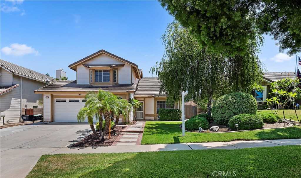 photo 3: 1911 Lynwood Circle, Corona CA 92881