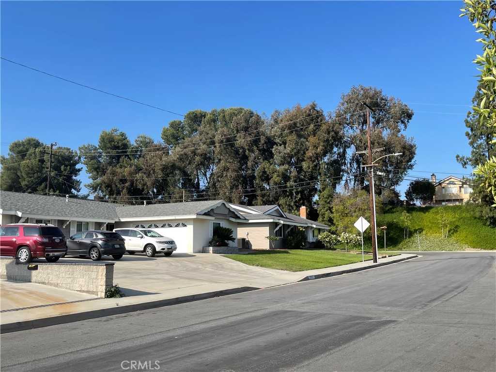 photo 3: 20982 Divonne Drive, Walnut CA 91789