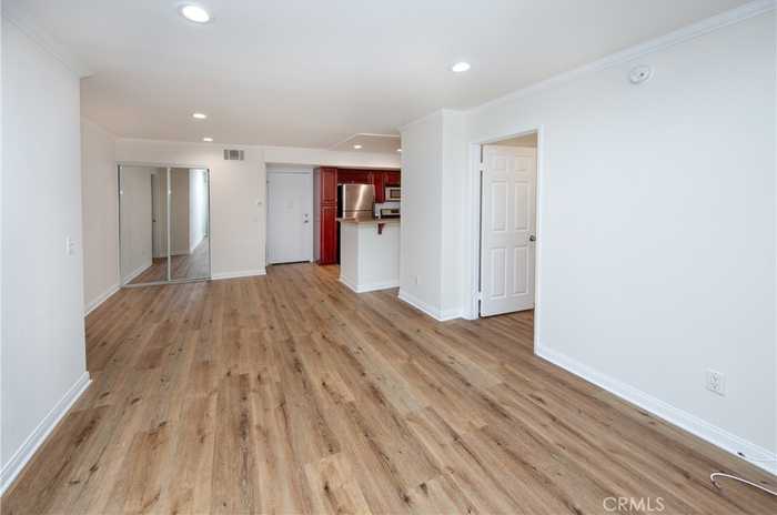 photo 1: 5520 Owensmouth Avenue Unit 113, Woodland Hills CA 91367