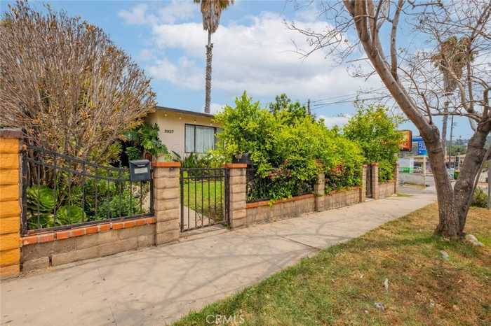 photo 2: 3923 York Boulevard, Eagle Rock CA 90065