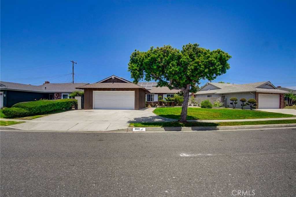 photo 1: 1869 E Denwall Drive, Carson CA 90746