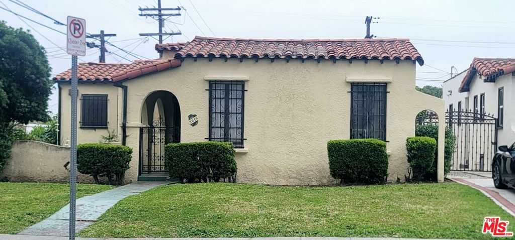 photo 2: 3616 W 61st Street, Los Angeles CA 90043