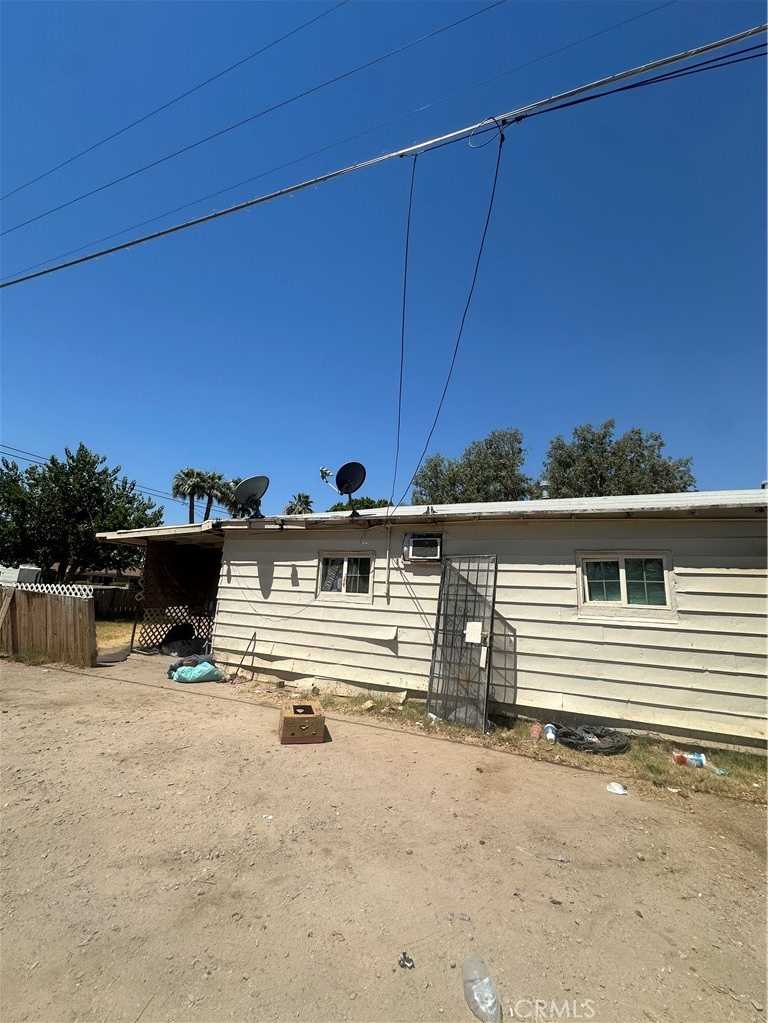 photo 2: 909 W Barnard, Blythe CA 92225