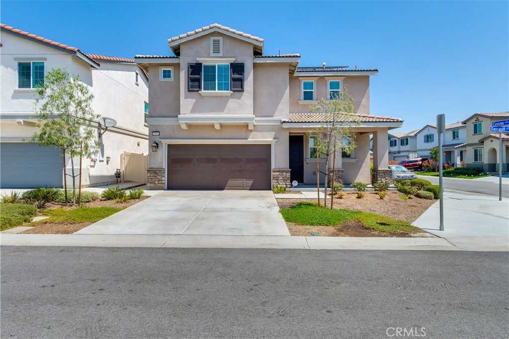 photo 1: 24964 Dassault Ct, Moreno Valley CA 92553