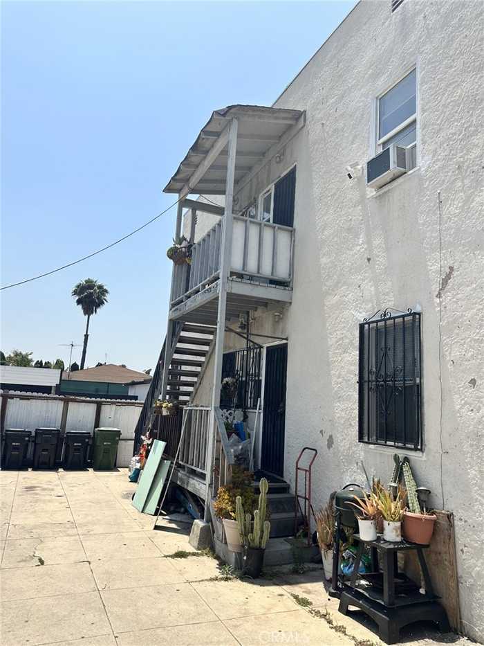 photo 5: 574 N St Louis Street, Los Angeles CA 90033