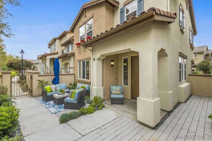 photo 2: 16903 New Rochelle Way Unit 90, San Diego CA 92127