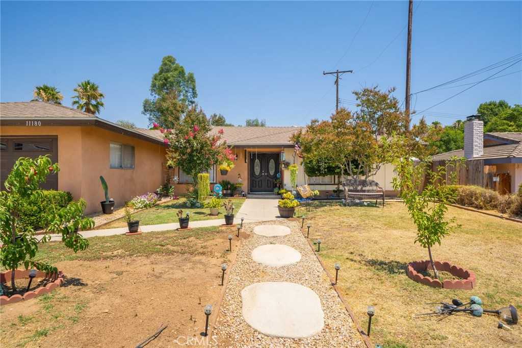 photo 3: 11180 Davis Street, Moreno Valley CA 92557