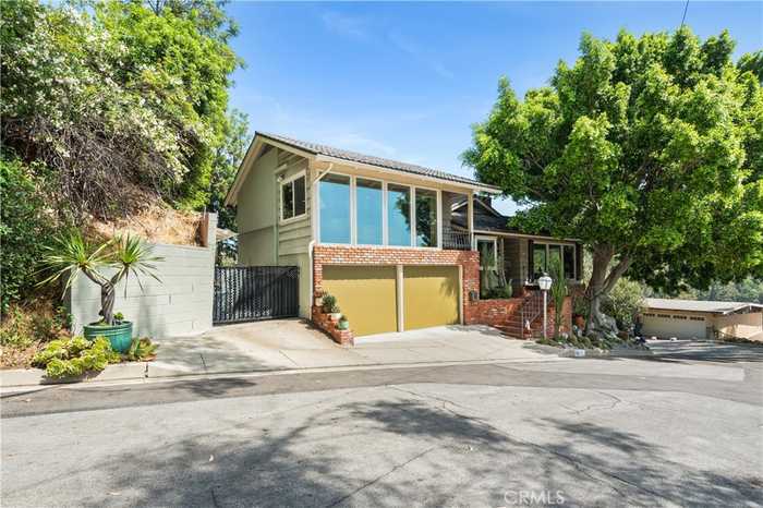 photo 1: 584 Arch Place, Glendale CA 91206