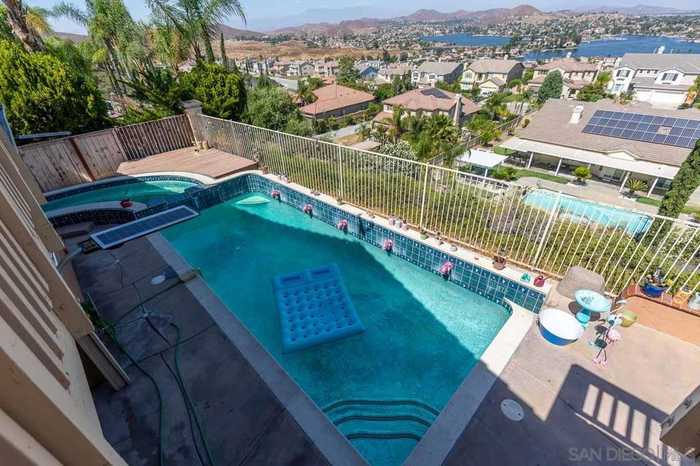 photo 2: 29 Villa Valtelena, Lake Elsinore CA 92532