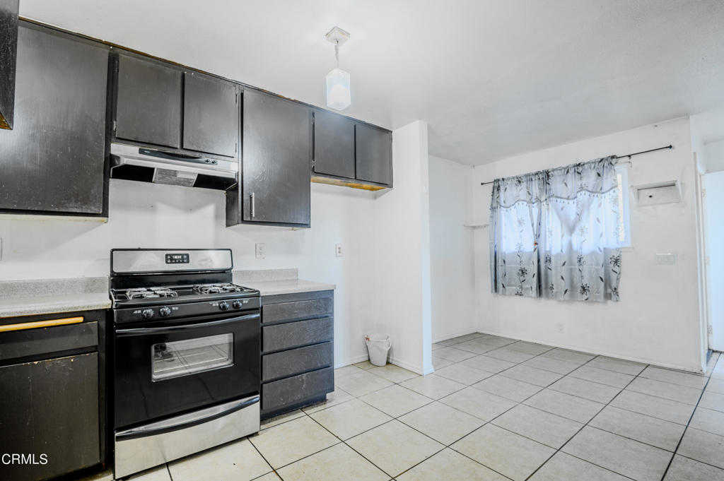 photo 2: 2510 El Dorado Avenue, Oxnard CA 93033