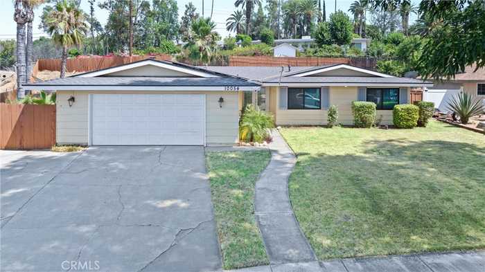 photo 1: 10054 Shady View Street, Riverside CA 92503