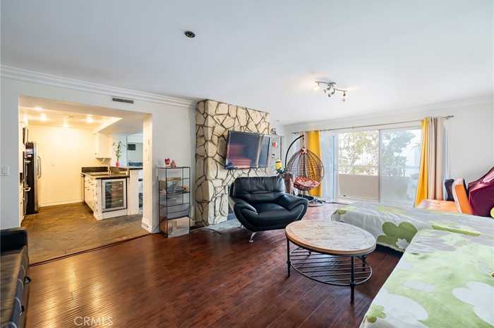 photo 2: 230 S Catalina Avenue Unit 106, Redondo Beach CA 90277