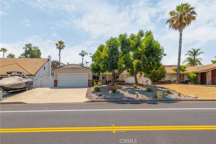 photo 1: 29308 Longhorn Drive, Canyon Lake CA 92587