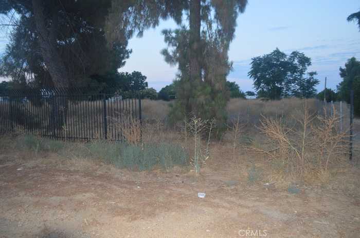 photo 1: 671 W Avenue L, Calimesa CA 92320