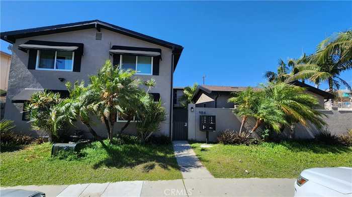 photo 1: 984 El Camino Drive, Costa Mesa CA 92626