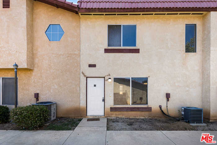 photo 2: 38000 17th Street Unit 13, Palmdale CA 93550