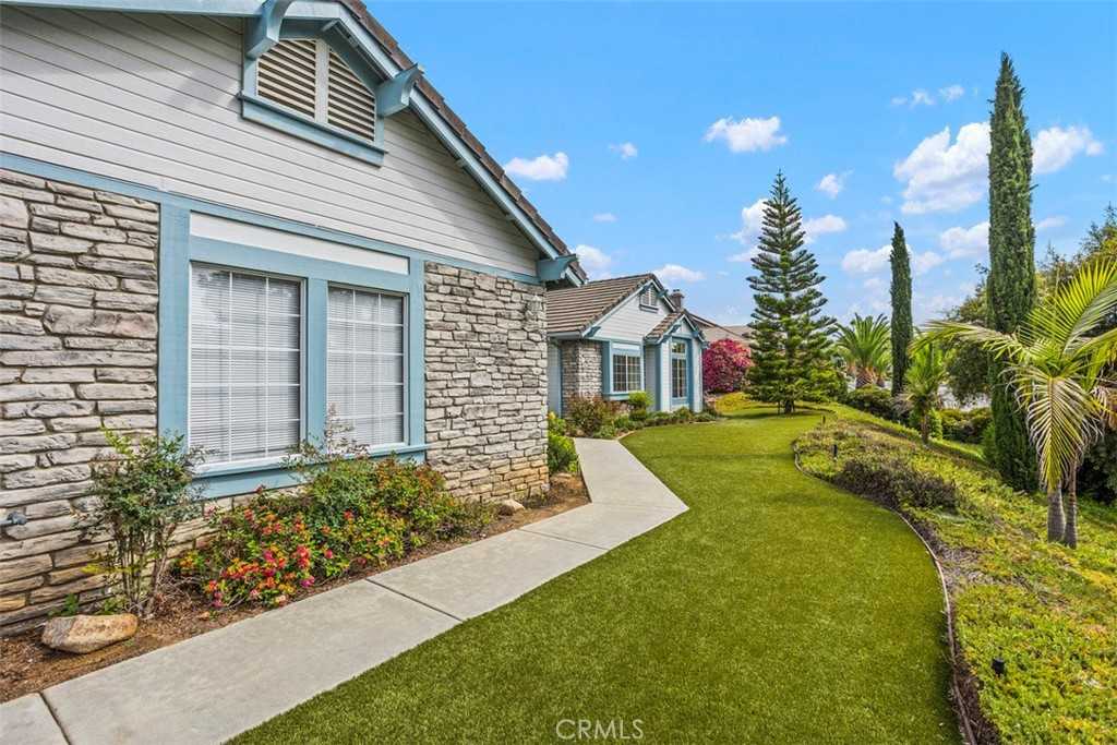 photo 1: 1795 Palomares Road, Fallbrook CA 92028