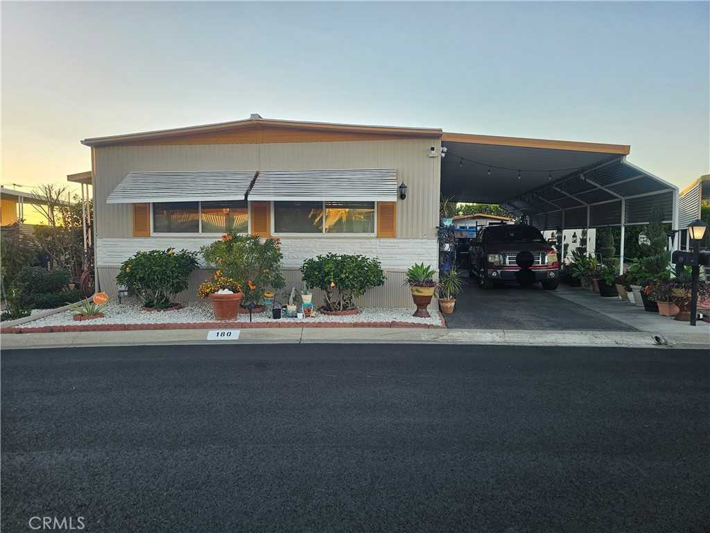 photo 2: 3700 Buchanan Street Unit 180, Riverside CA 92503