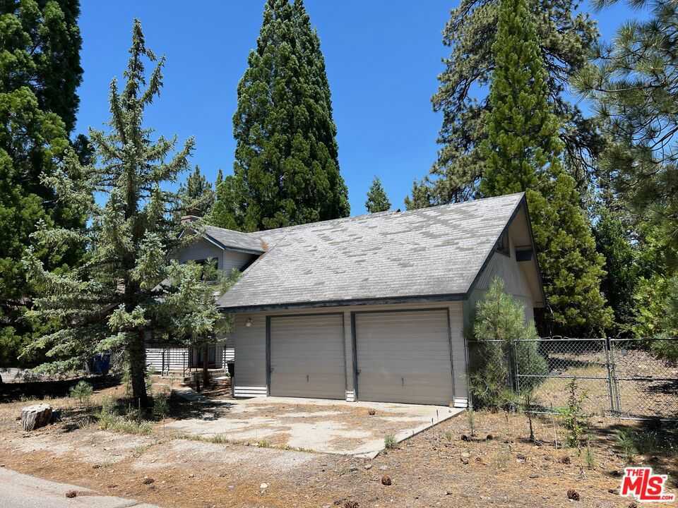 photo 2: 135 N Finch Drive, Big Bear CA 92315