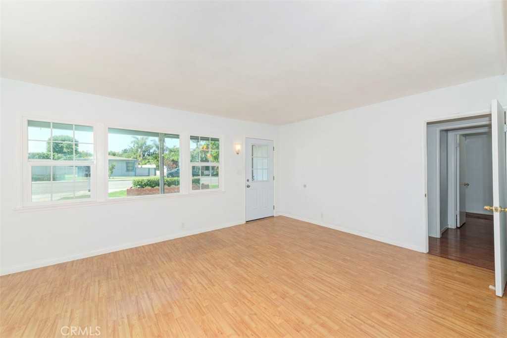 photo 3: 380 E 20th Street, Costa Mesa CA 92627