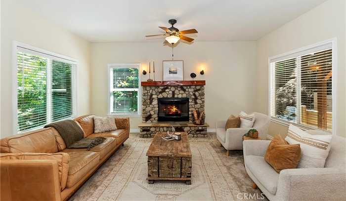 photo 2: 28589 Shenandoah Drive, Lake Arrowhead CA 92352