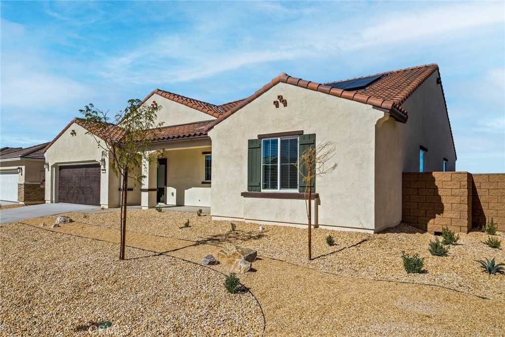 photo 2: 12326 Bear Ridge Way, Victorville CA 92392